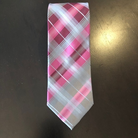 Kenneth Cole Tie - Picture 2 of 3
